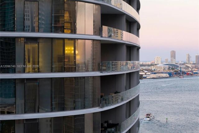 2 of 16 - 300 S Biscayne Blvd Way #2107, Miami, FL