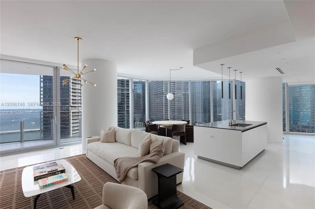 3 of 16 - 300 S Biscayne Blvd Way #2107, Miami, FL