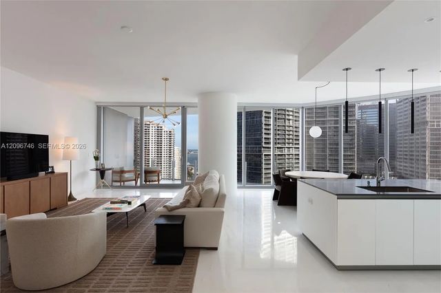 4 of 16 - 300 S Biscayne Blvd Way #2107, Miami, FL
