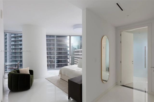 5 of 16 - 300 S Biscayne Blvd Way #2107, Miami, FL
