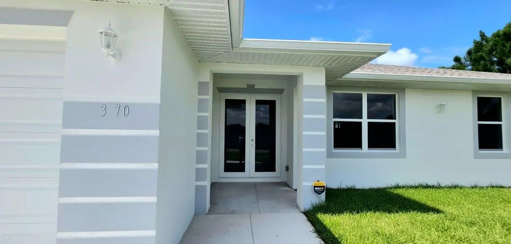 370 Chalet Avenue S, Lehigh Acres