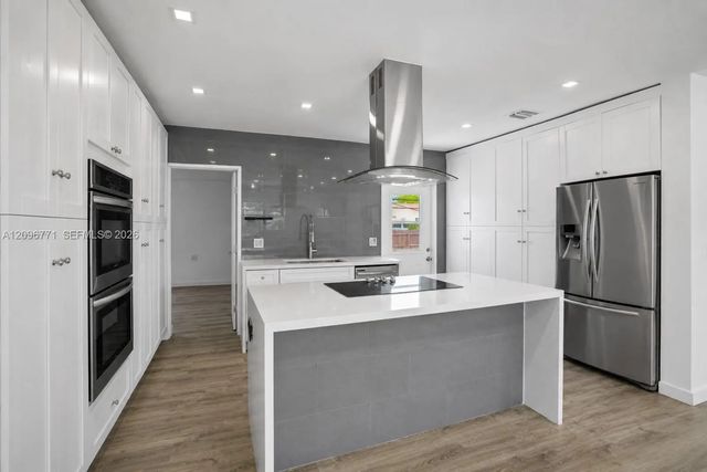 2 of 39 - 1081 Ne 166th Street, North Miami Beach, FL