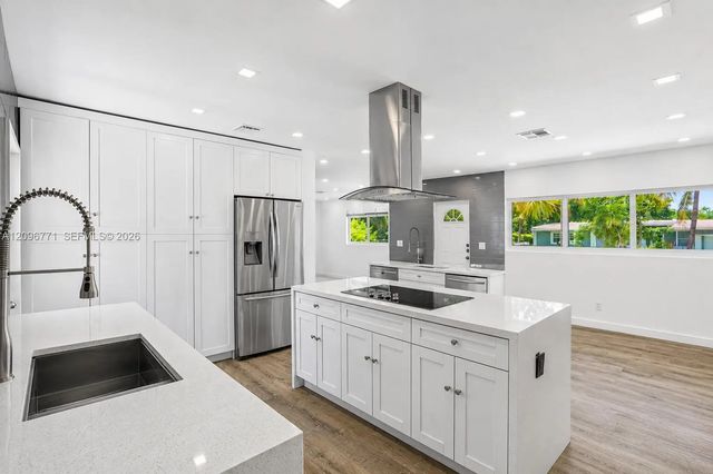 3 of 39 - 1081 Ne 166th Street, North Miami Beach, FL