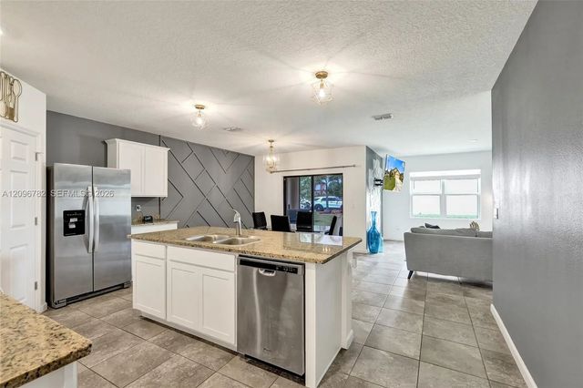 2 of 26 - 6479 Nw Castlebrook Avenue, Port St. Lucie, FL