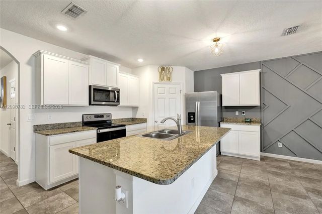 3 of 26 - 6479 Nw Castlebrook Avenue, Port St. Lucie, FL