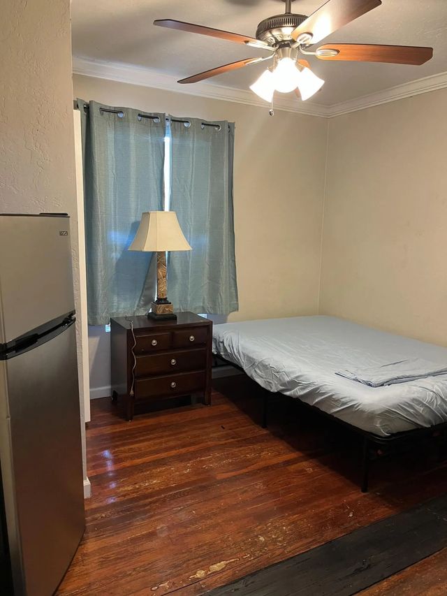 5 of 8 - 815 Briggs Street, West Palm Beach, FL