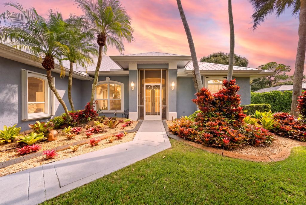 1925 Sw Autumnwood Way, Palm City