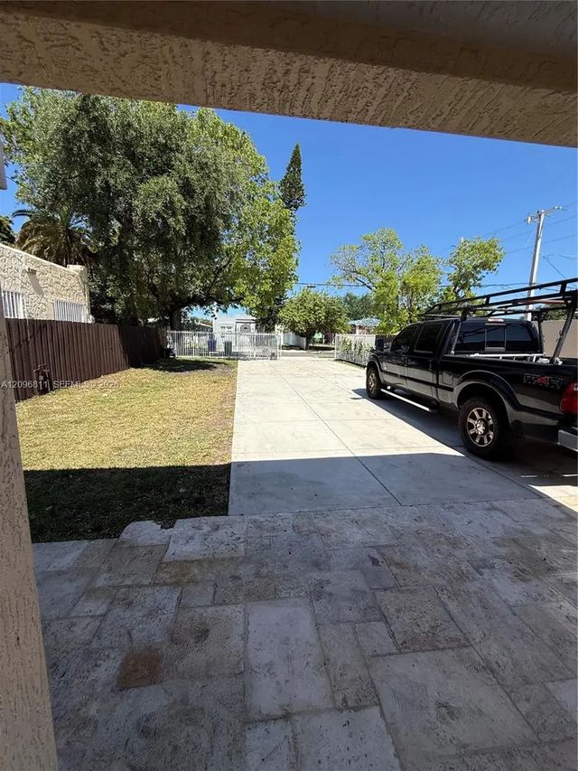 4 of 33 - 6716 Nw 6th Avenue, Miami, FL