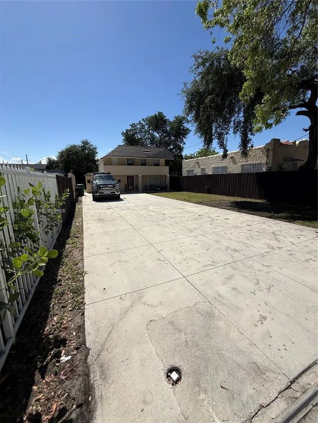 5 of 33 - 6716 Nw 6th Avenue, Miami, FL