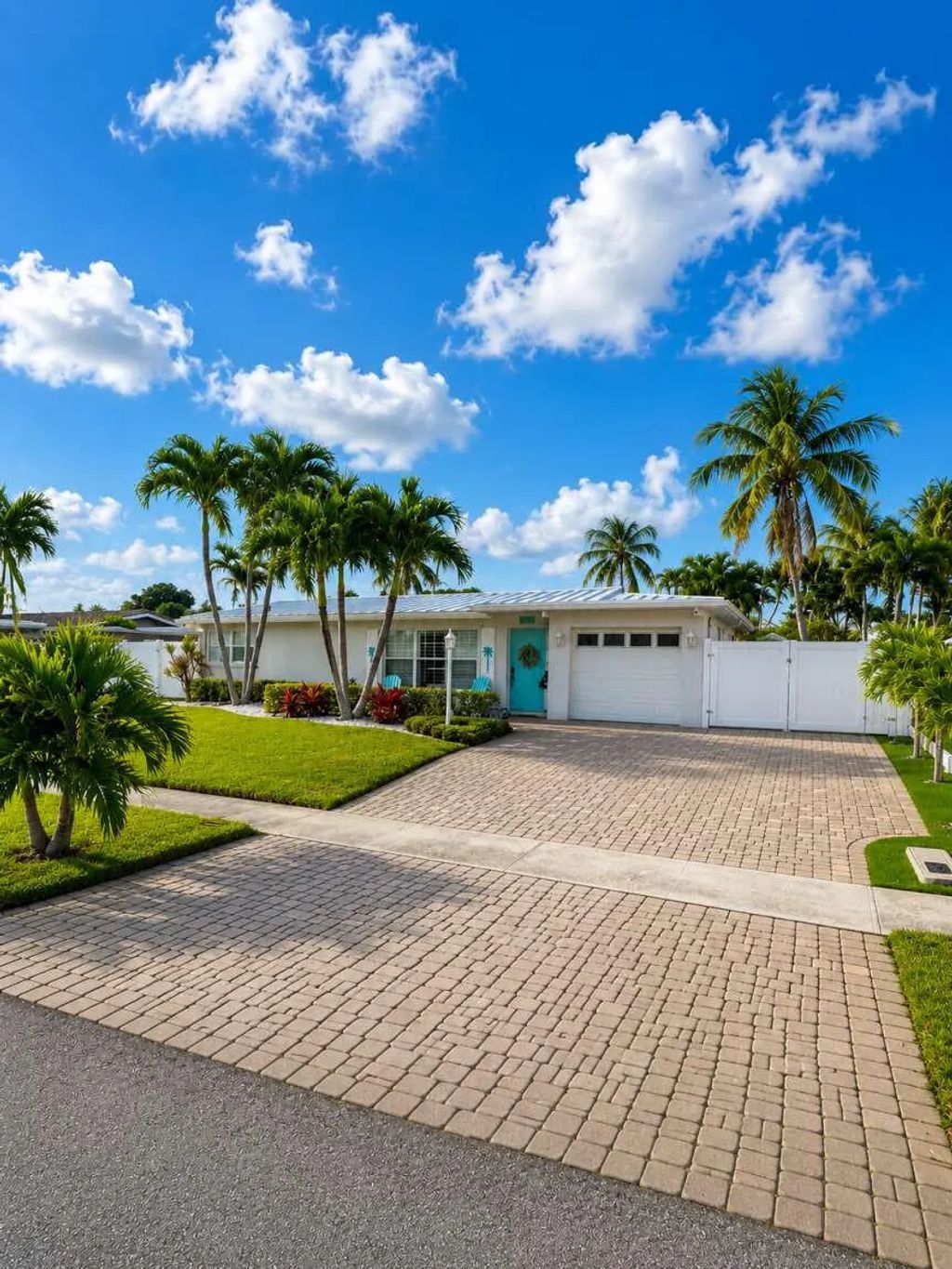 918 Se 15th Court, Deerfield Beach