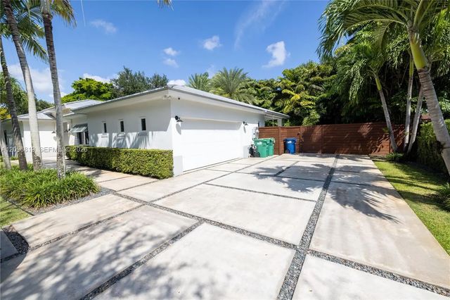 3 of 34 - 7985 Sw 99th Street, Miami, FL