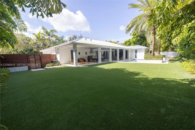 5 of 34 - 7985 Sw 99th Street, Miami, FL