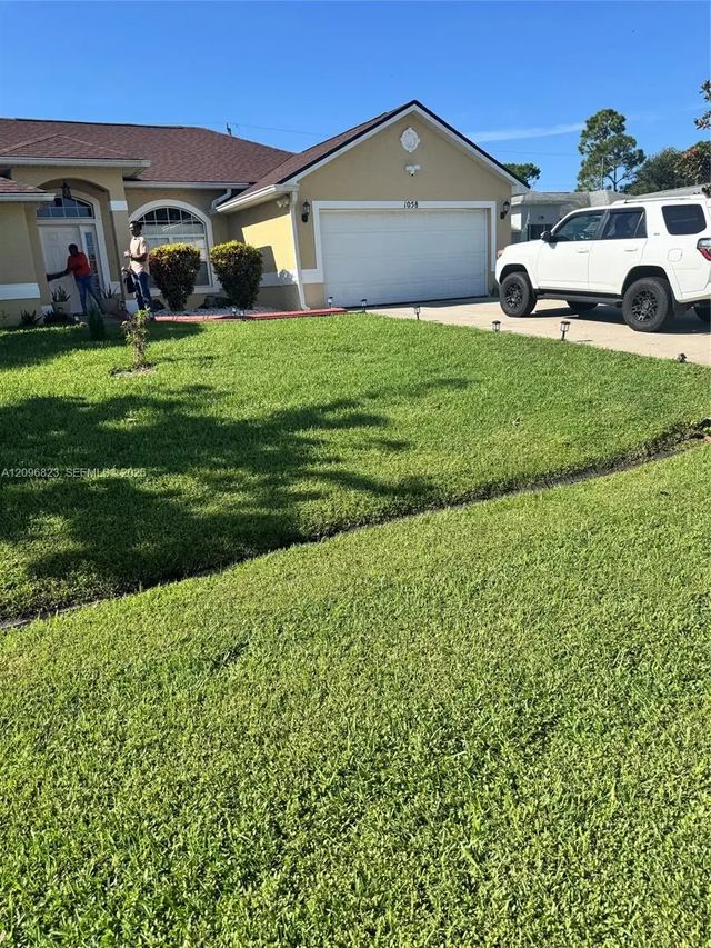 1058 Sw Calmar Avenue, Port St. Lucie