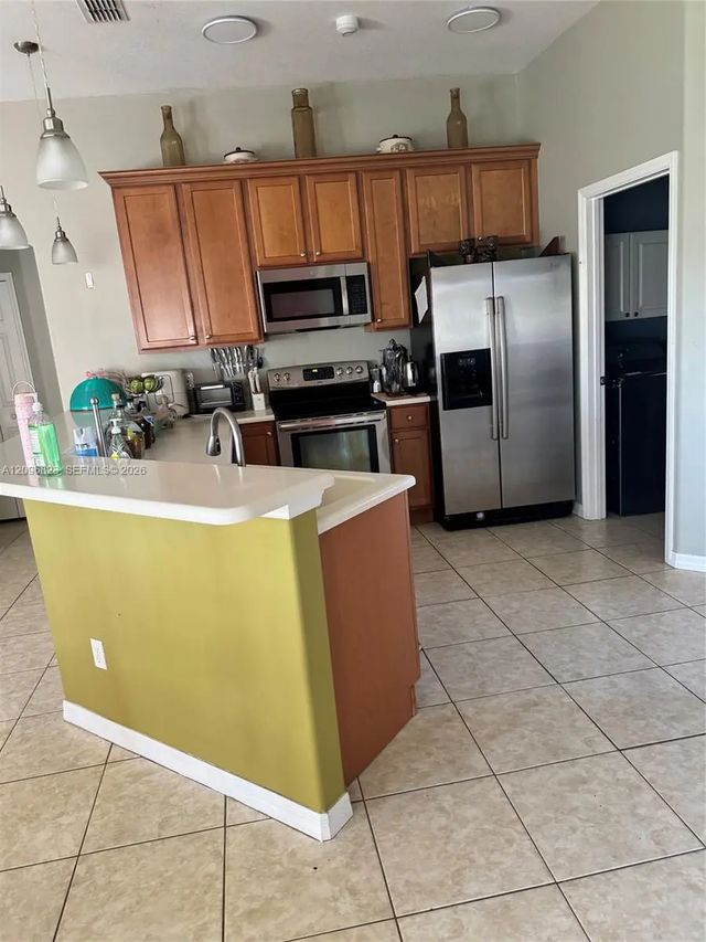 5 of 16 - 1058 Sw Calmar Avenue, Port St. Lucie, FL