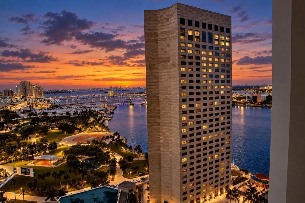 325 S Biscayne Boulevard #2722, Miami