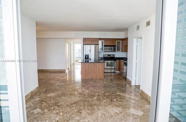 3 of 31 - 325 S Biscayne Boulevard #2722, Miami, FL