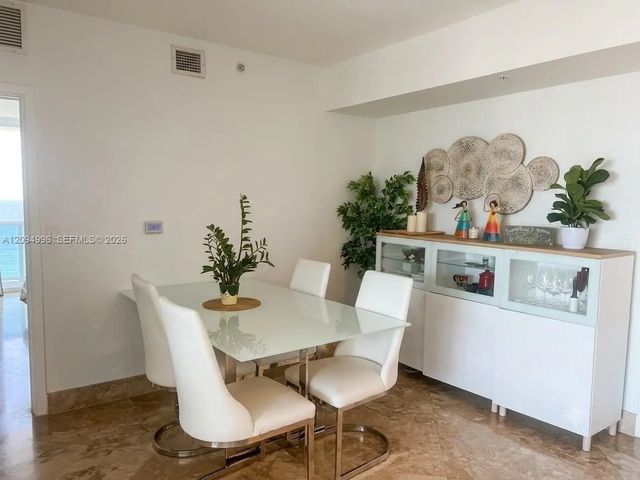 5 of 31 - 325 S Biscayne Boulevard #2722, Miami, FL