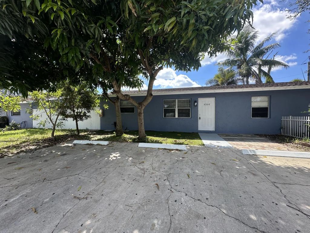 4564 Gulfstream Road, Lake Worth Beach