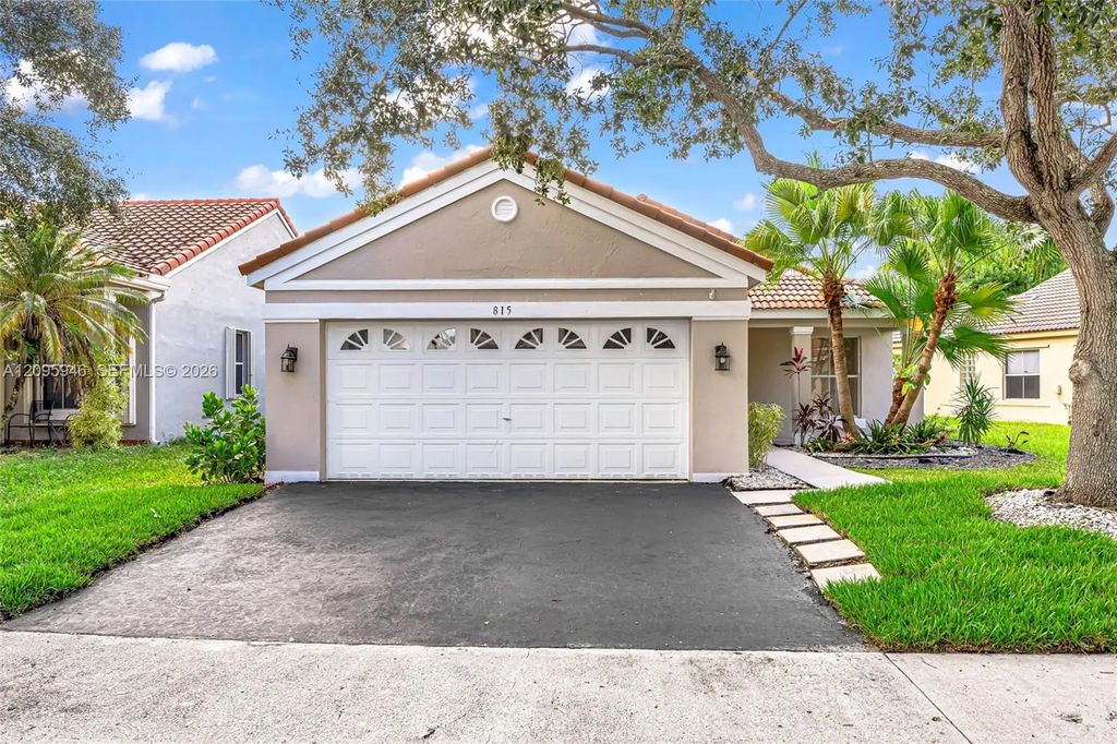 815 Falling Water Road, Weston
