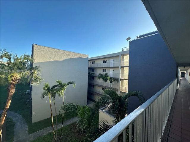 10000 Nw 80th Court #2424, Hialeah Gardens