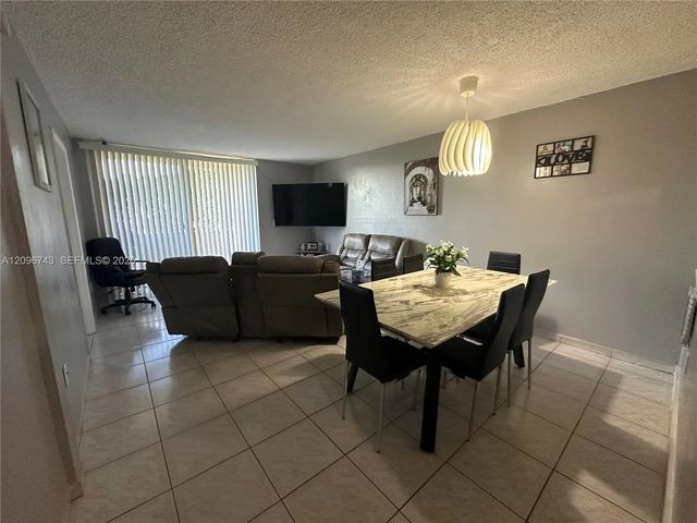 4 of 24 - 10000 Nw 80th Court #2424, Hialeah Gardens, FL