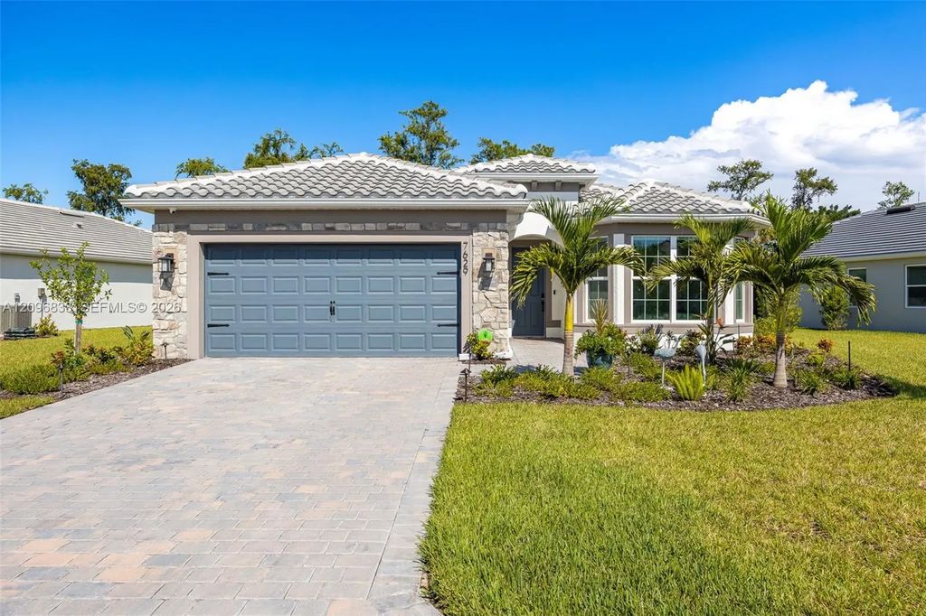 7629 Paradise Tree Drive, North Fort Myers