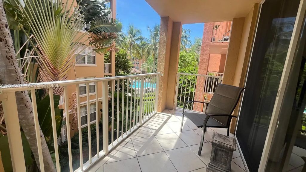 19801 E Country Club Drive #4302, Aventura