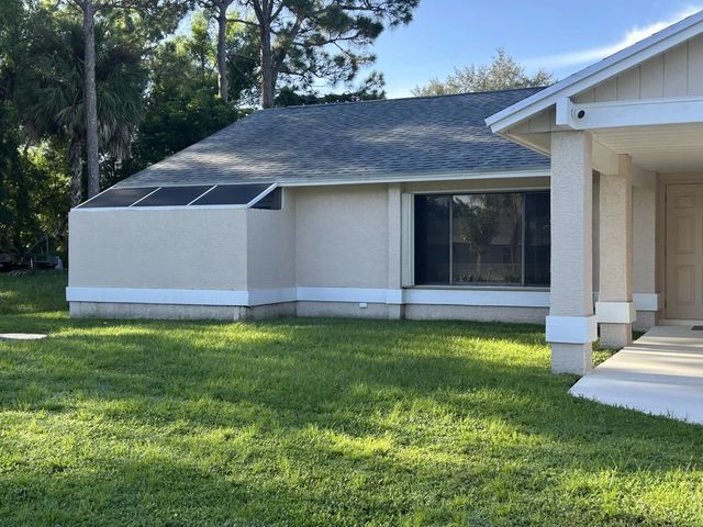 3 of 54 - 934 Se Atlantus Avenue, Port St. Lucie, FL
