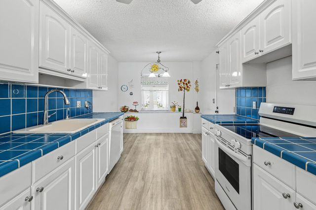 3 of 26 - 6768 10th Avenue N #216, Lake Worth, FL
