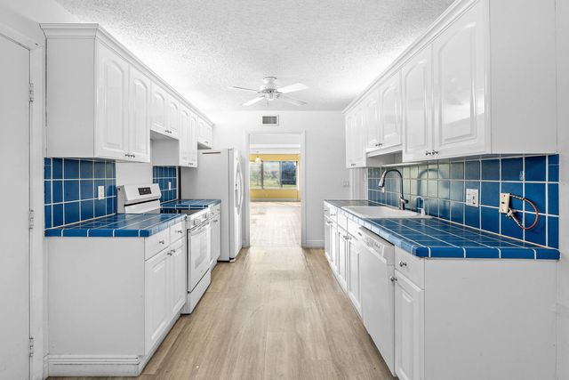 4 of 26 - 6768 10th Avenue N #216, Lake Worth, FL