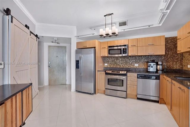 2 of 16 - 350 S Miami Avenue #3602, Miami, FL