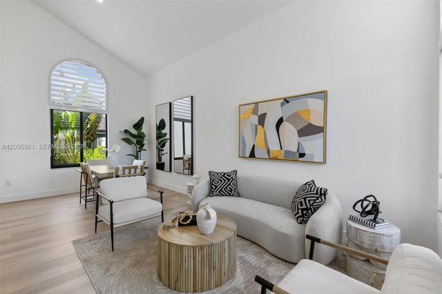 3 of 23 - 1140 Sw 85th Court, Miami, FL