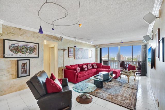 3000 Island Boulevard #2304, Aventura