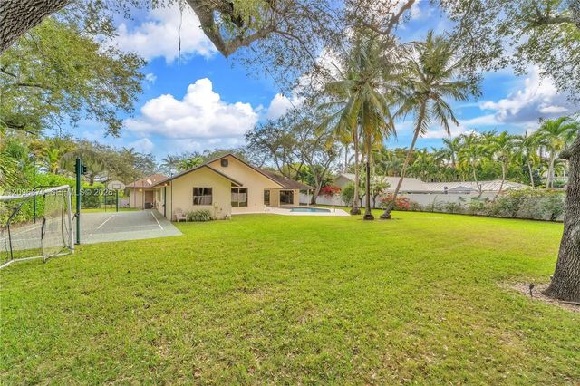 4 of 15 - 10330 Sw 58th Court, Pinecrest, FL