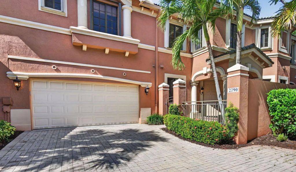 2790 Kinsington Circle, Weston