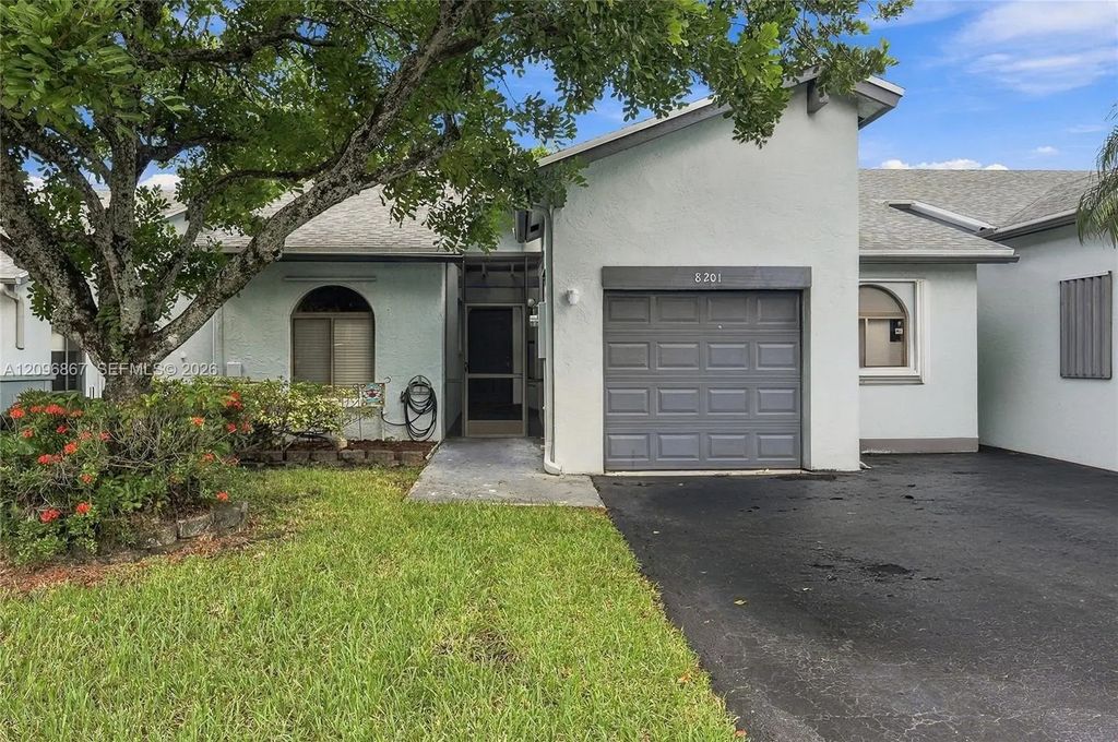 8201 Nw 100th Lane, Tamarac