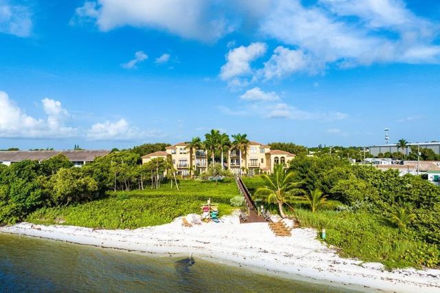 3 of 56 - 910 Via Villagio, Hypoluxo, FL