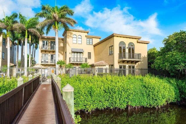 5 of 56 - 910 Via Villagio, Hypoluxo, FL