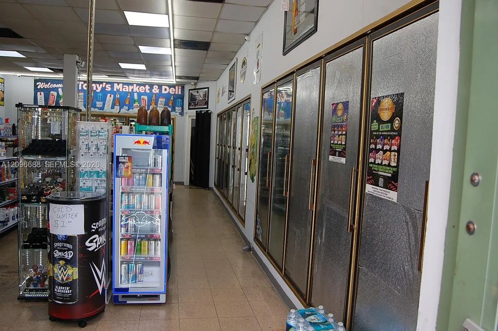 5105 N Dixie Highway, Pompano Beach