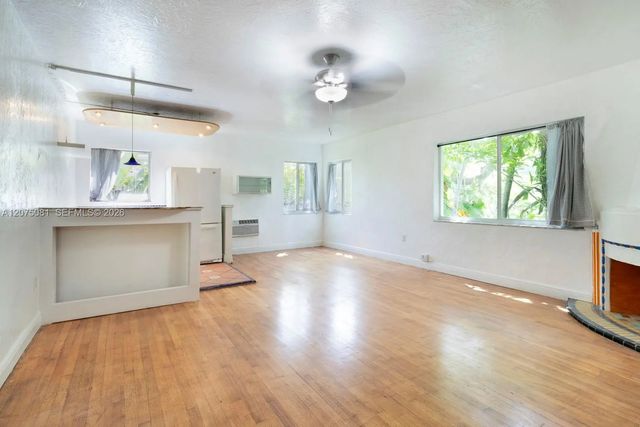 3 of 12 - 1525 Meridian Avenue #209, Miami Beach, FL