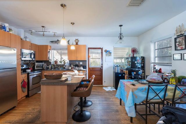 5 of 23 - 2710 Sw 28th Court, Miami, FL