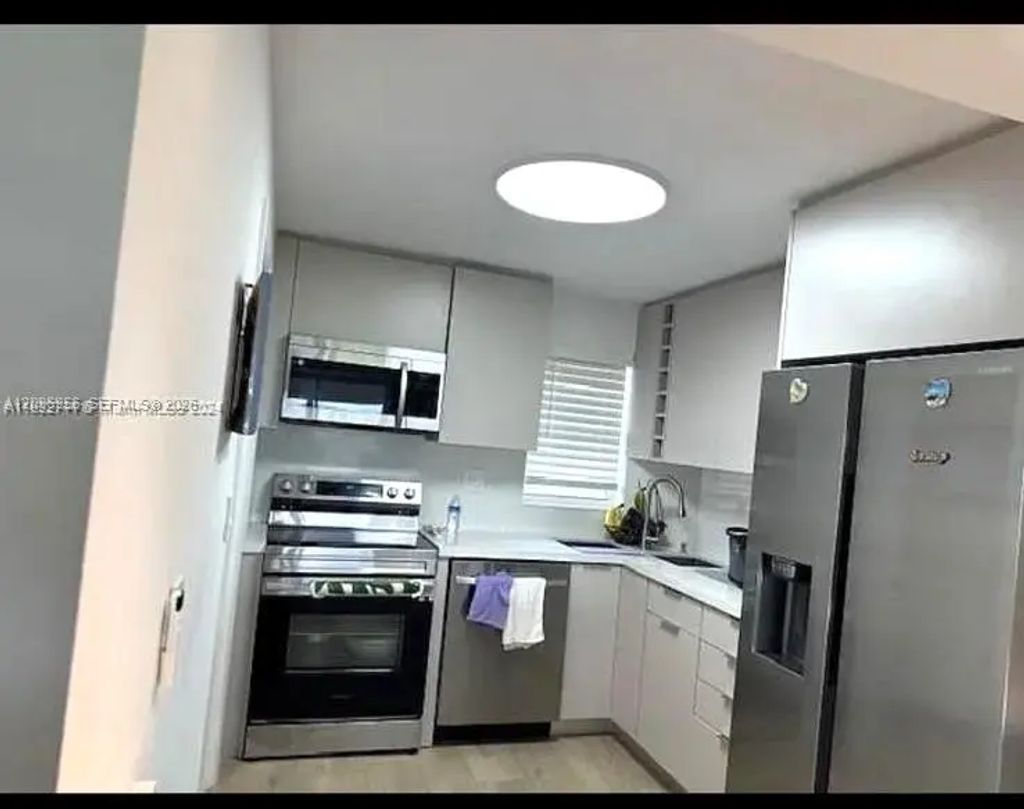 8900 Washington Boulevard #304a, Pembroke Pines