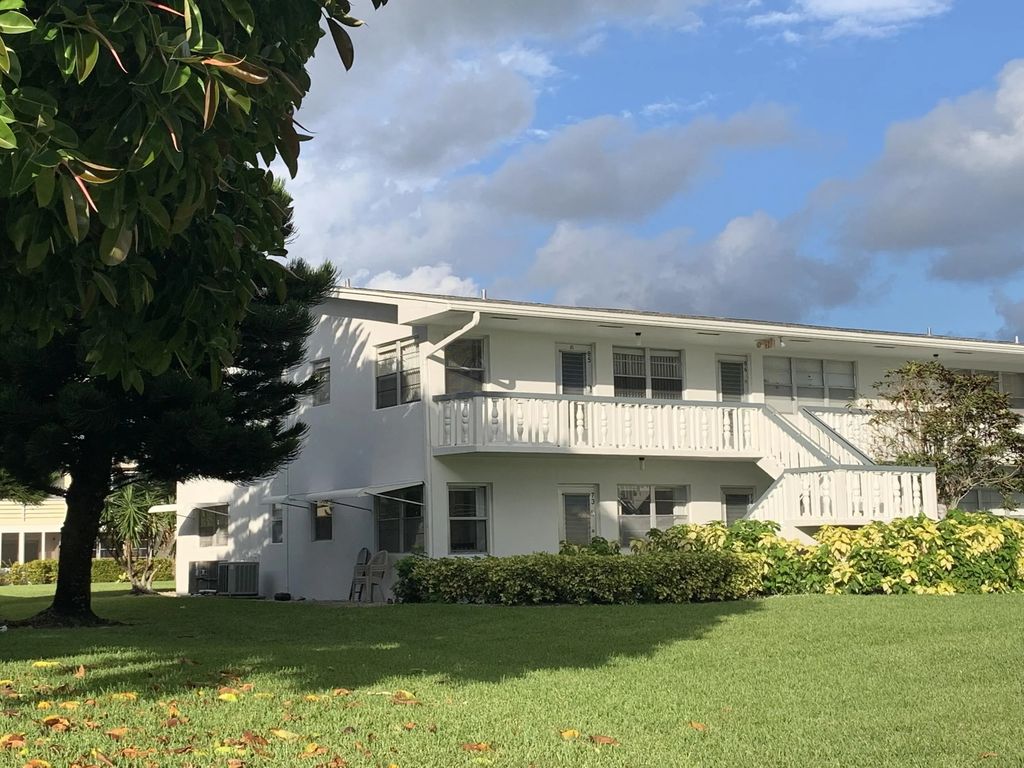 85 Salisbury D, West Palm Beach