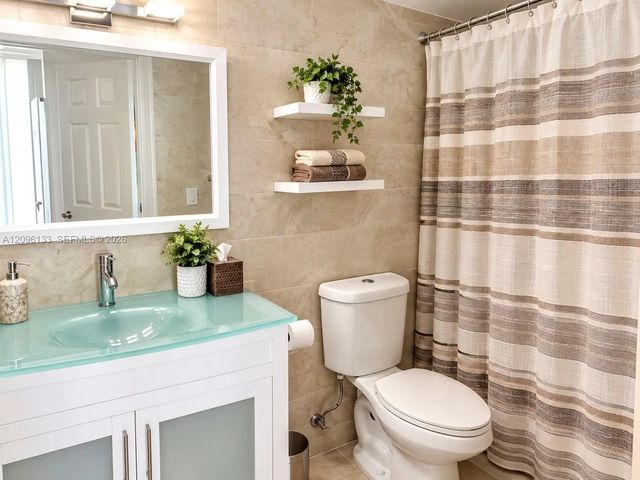 4 of 9 - 2425 Sw 27th Avenue #1401, Miami, FL