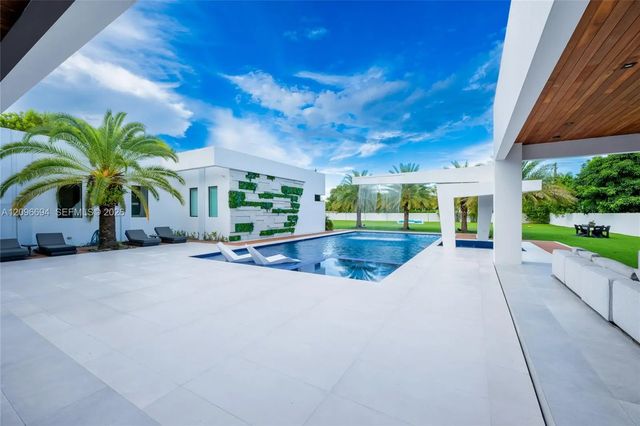 9890 Sw 64th Street, Miami