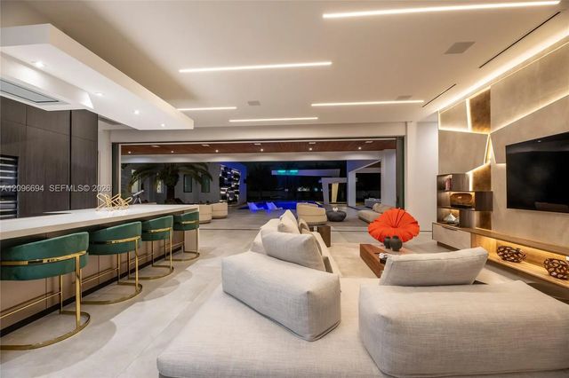 4 of 54 - 9890 Sw 64th Street, Miami, FL