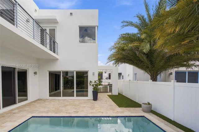 4 of 56 - 7482 Nw 99th Court, Doral, FL