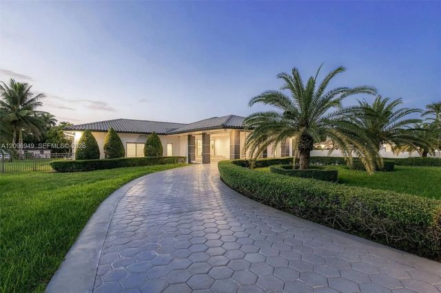 3 of 54 - 9995 Nw 131st Street, Hialeah Gardens, FL