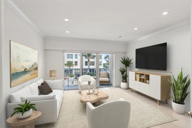 4 of 19 - 350 S Ocean Boulevard #204, Palm Beach, FL