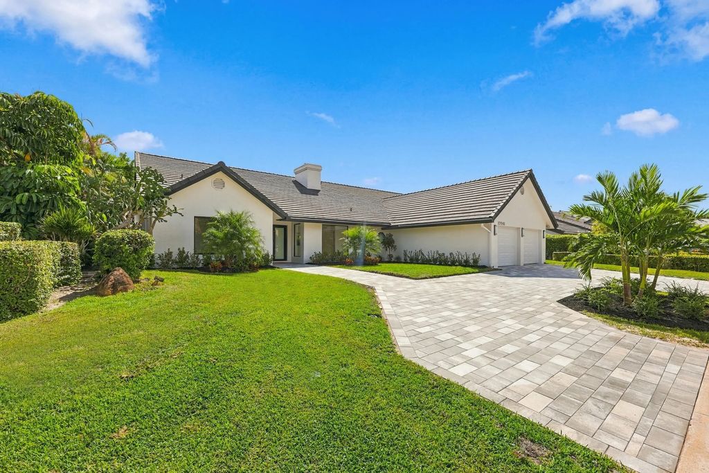 10941 Boca Woods Lane, Boca Raton
